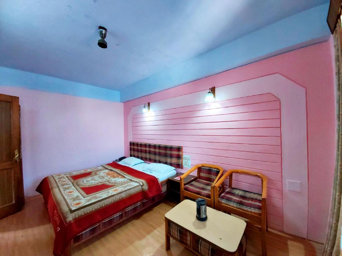 Hotel Radhe Continental Nainital Kültér fotó