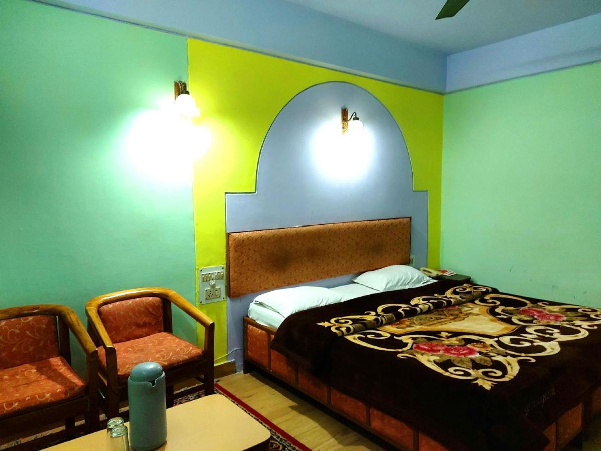Hotel Radhe Continental Nainital Kültér fotó