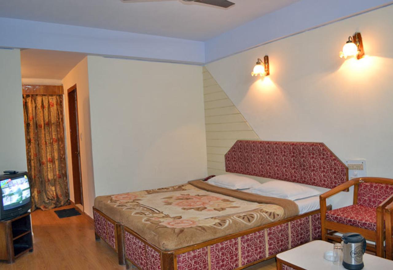 Hotel Radhe Continental Nainital Kültér fotó