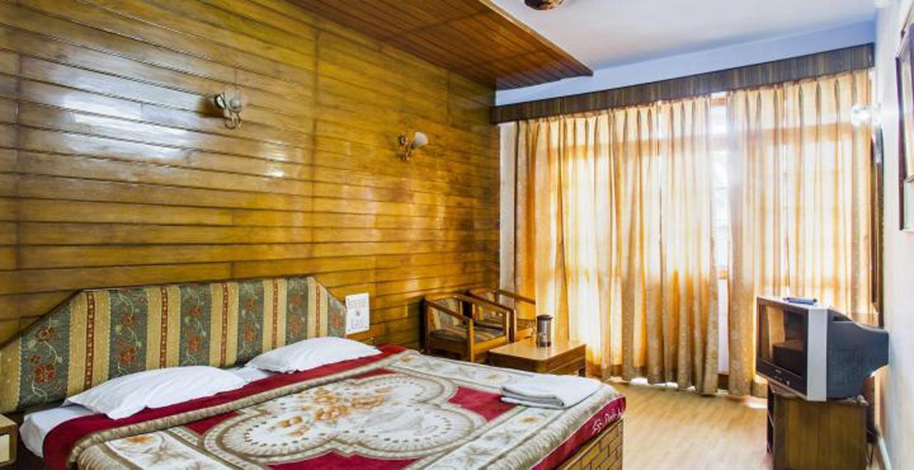 Hotel Radhe Continental Nainital Kültér fotó