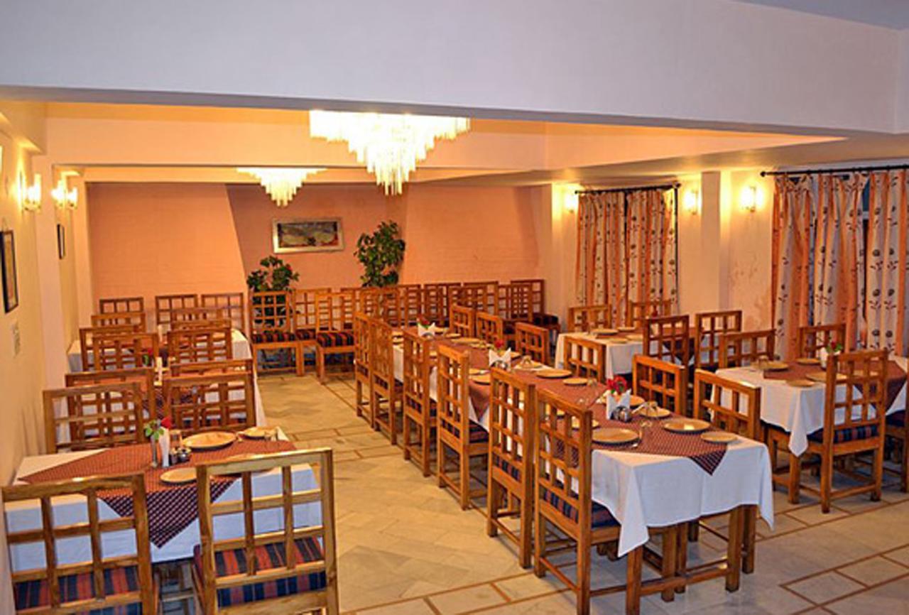 Hotel Radhe Continental Nainital Kültér fotó