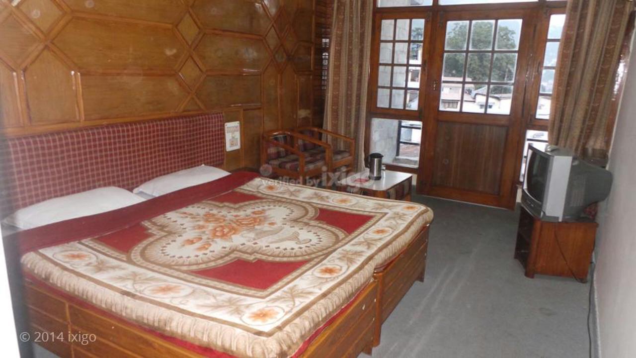 Hotel Radhe Continental Nainital Kültér fotó