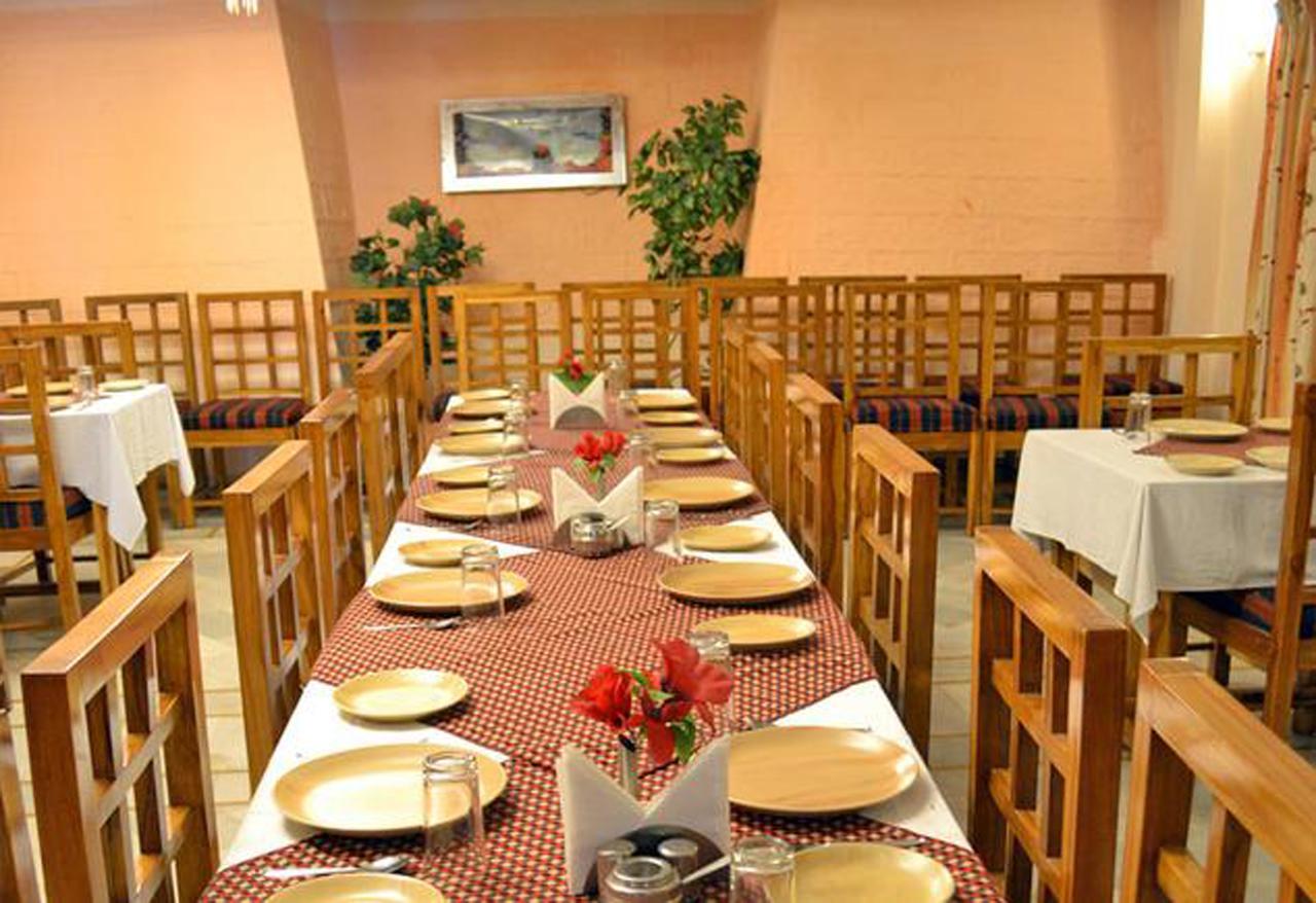 Hotel Radhe Continental Nainital Kültér fotó